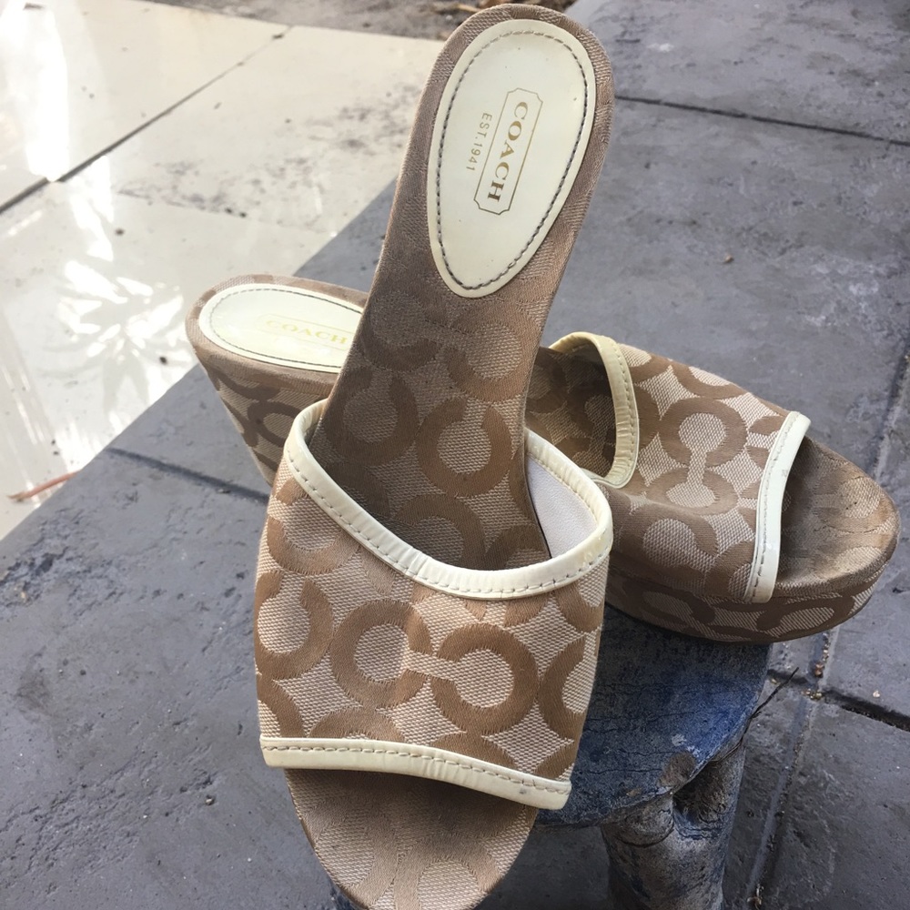 Coach Carissa sandals size 9